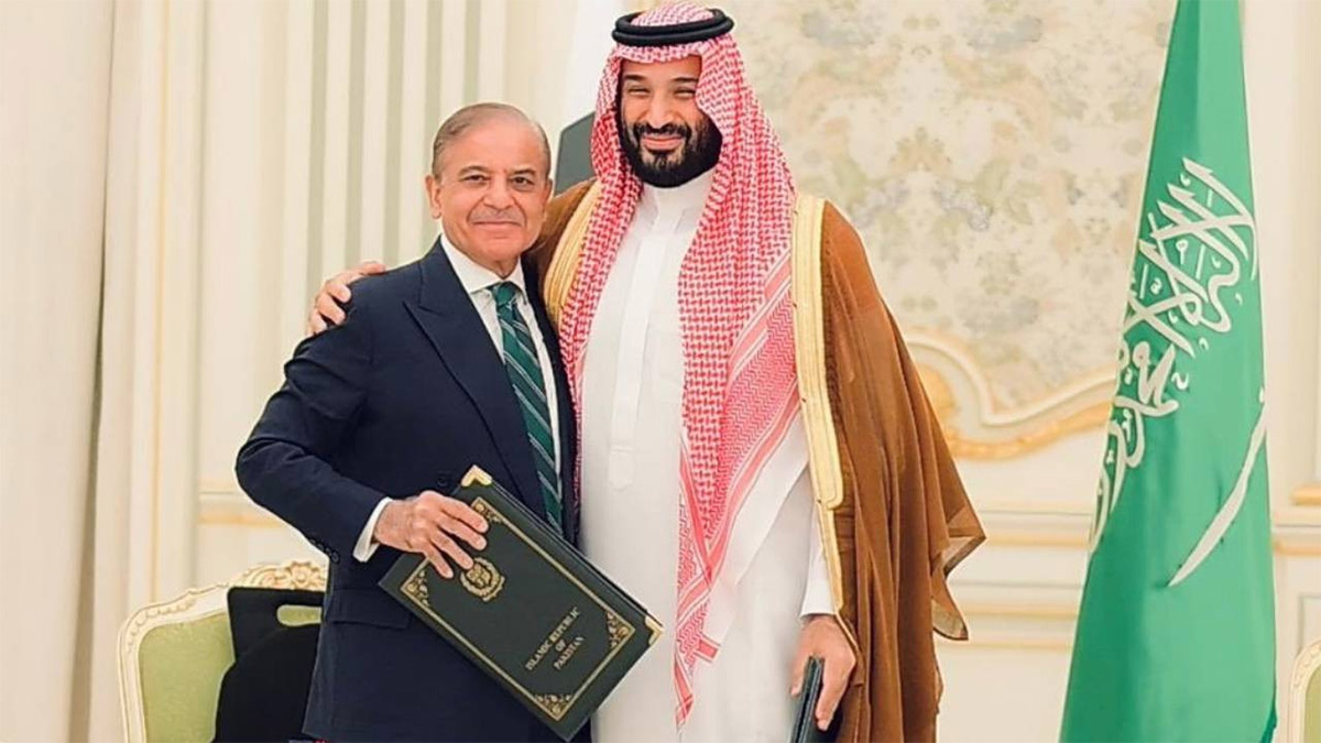 Pakistan’dan dikkat çeken açıklama: Nükleer kapasite Riyad’a açılıyor