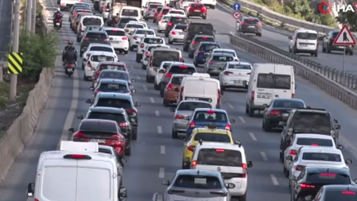 İstanbul’da trafik yoğunluğu yüzde 74’e ulaştı