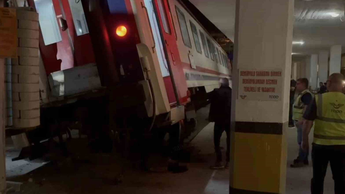 Balıkesir'de facianın eşiğinden dönüldü: Tren, istasyon duvarına çarptı