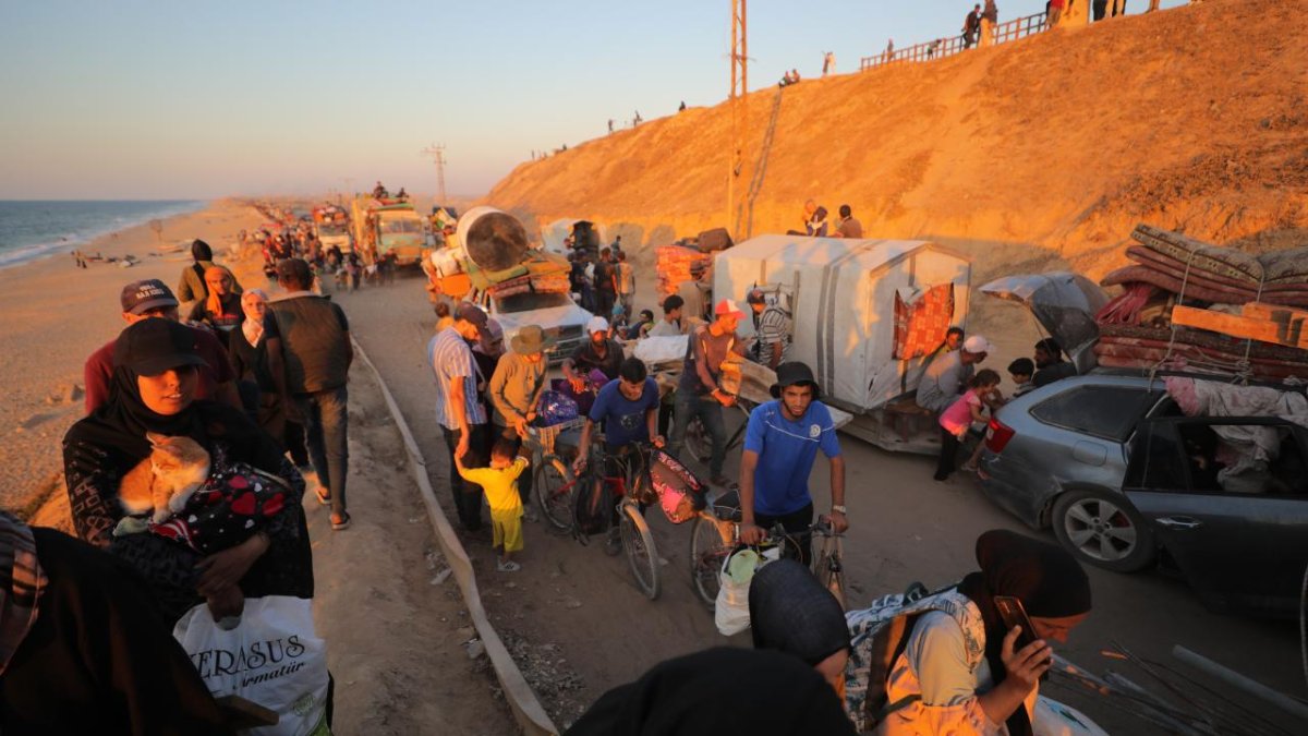 İsrail saldırılarına rağmen Gazze'de 900 bin kişi evini terk etmedi