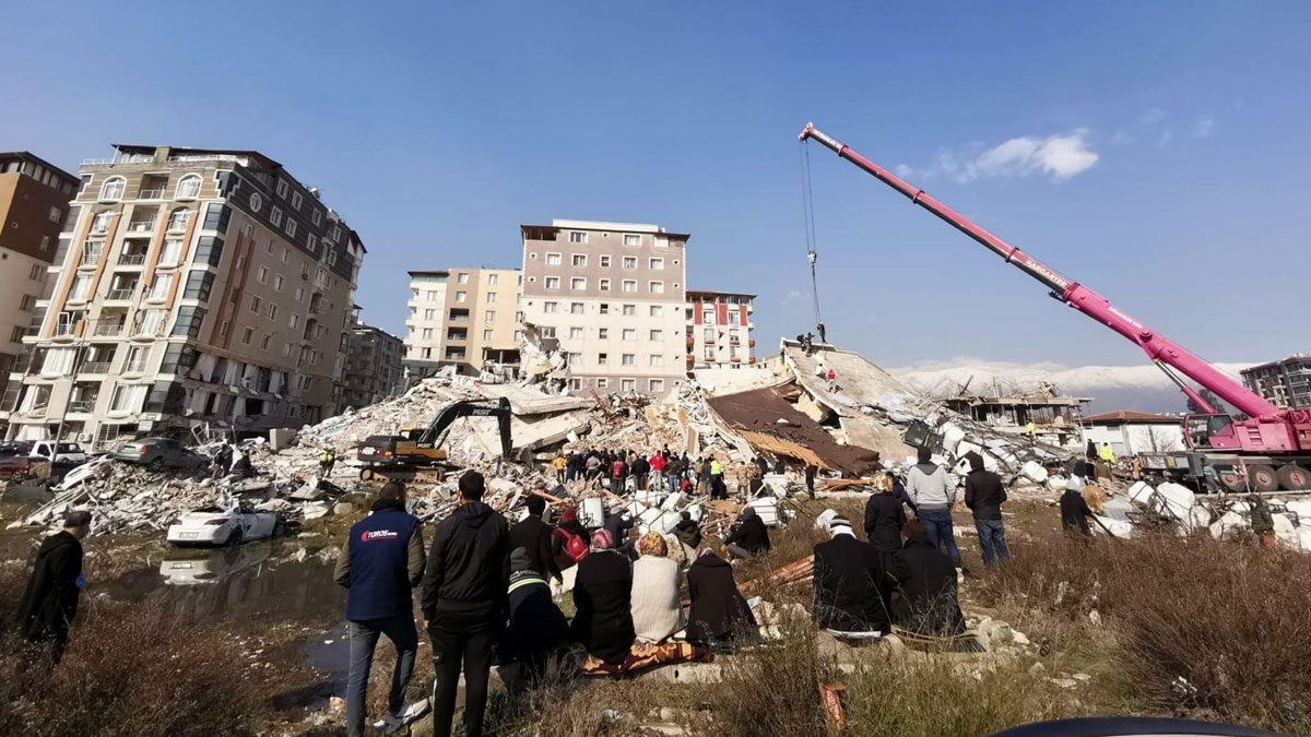 Depremde yıkılan Süleyman Mutlu Apartmanı için 32 aydır iddianame hazırlanmadı: Bir siyasinin yakını olsaydı kaç gün sürerdi?