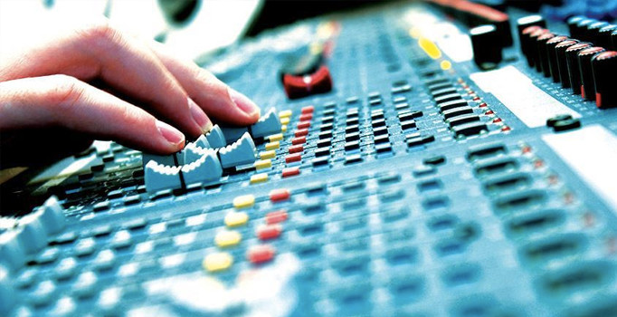 İsrail, Filistin radyosunu kapattı: 5 basın mensubunu gözaltında