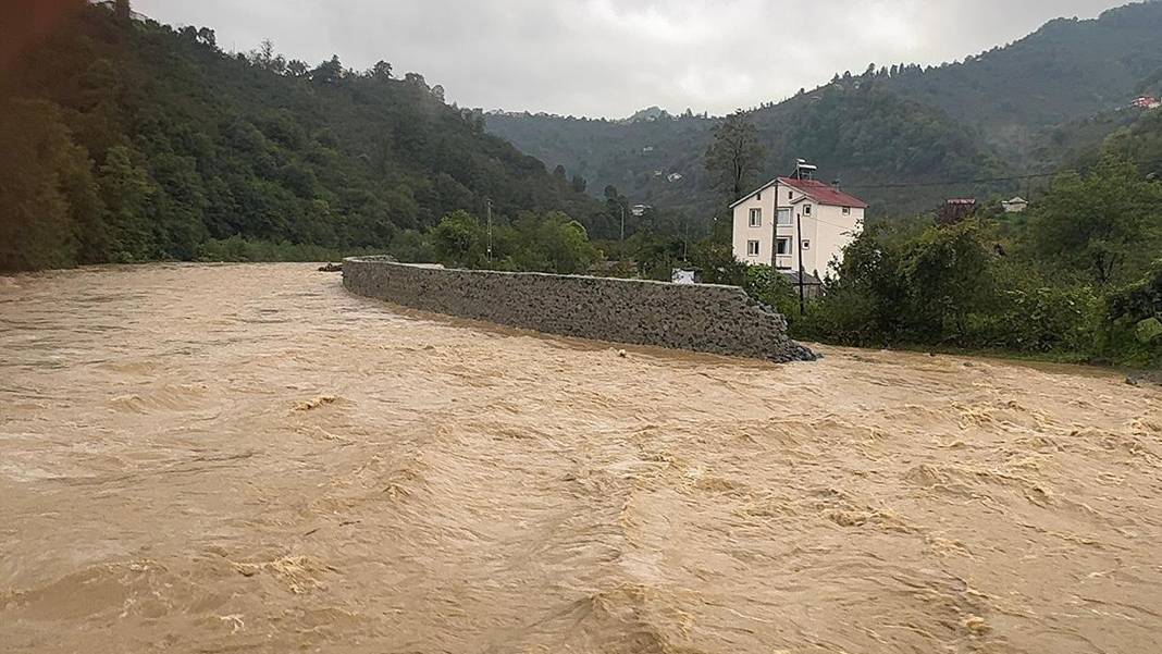 Giresun'daki selde mahsur kalan 19 kişi kurtarıldı
