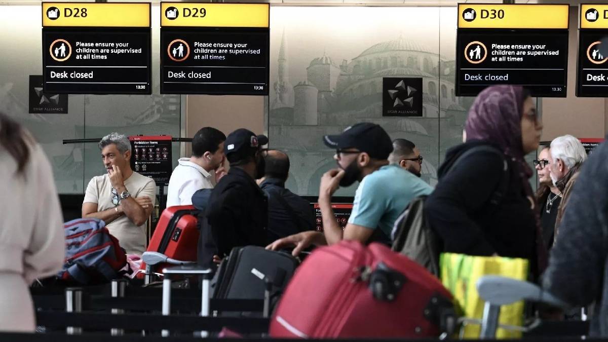 Dünya genelinde havaalanlarında kaos: Uçuşlar aksıyor