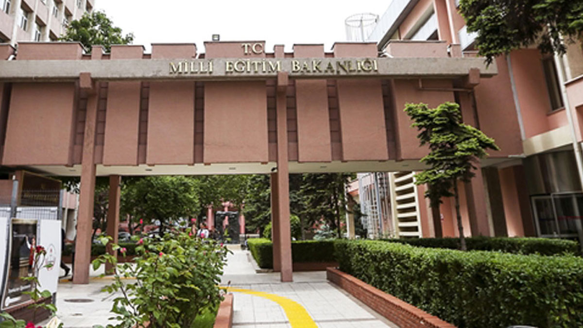 Ankara İl Milli Eğitim Müdürlüğü'nde 6 müdür yardımcısı görevden alındı