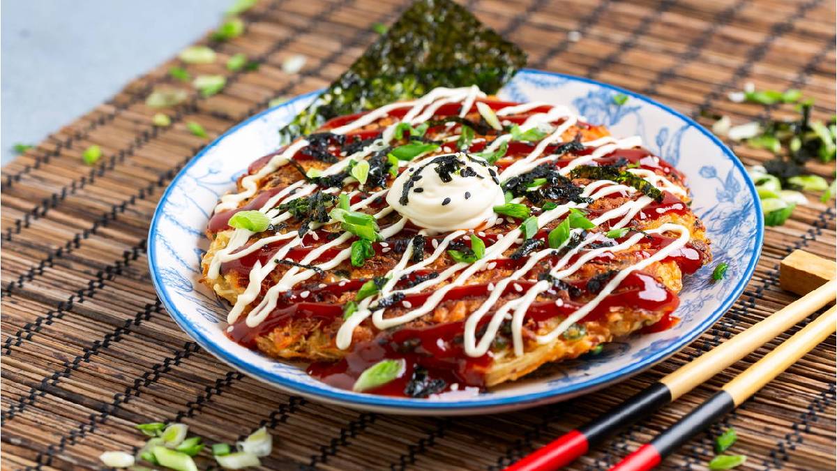 Pratik ve doyurucu lezzet! Tadına bakan bir daha istiyor: İşte okonomiyaki tarifi!