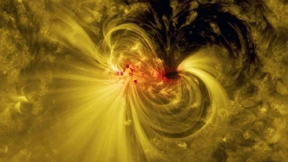 Evrenin ilk manyetik alanları buzdolabı mıknatısından zayıf