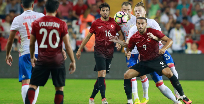 Esat Yılmaer, golsüz sona eren Türkiye-Rusya dostluk maçını yazdı