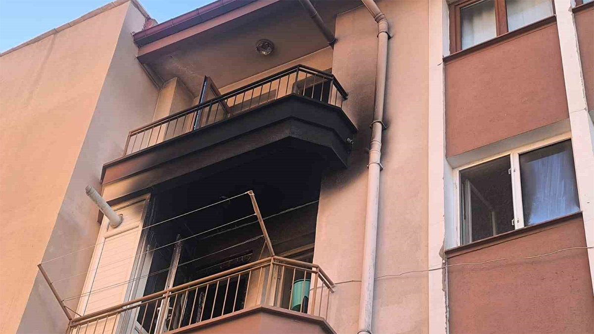 Afyonkarahisar'da feci ölüm! Yangında balkondan atladı, hayatını kaybetti