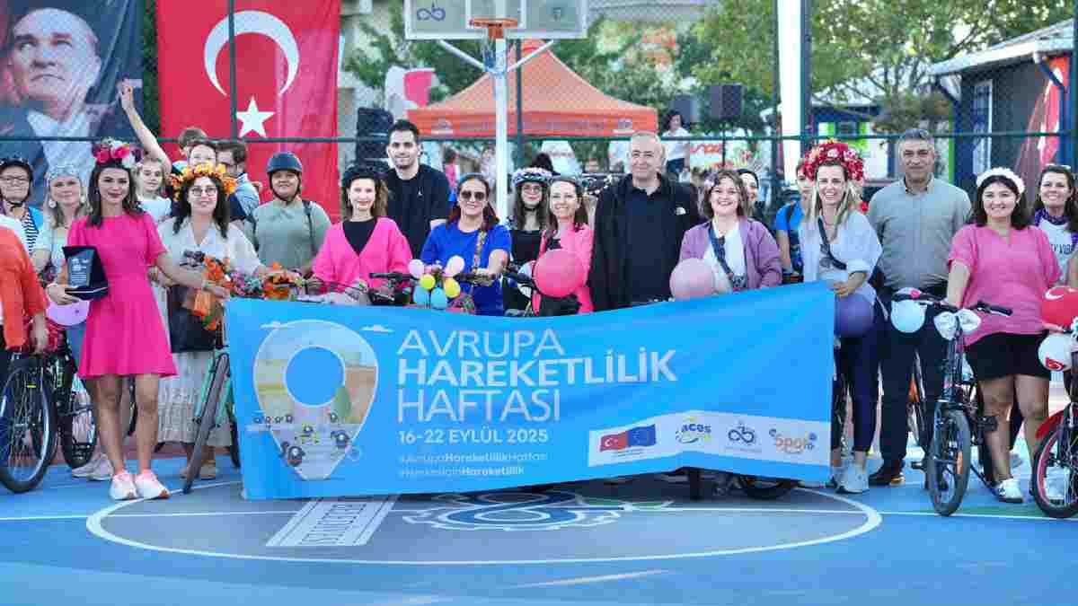 Çorlu'da Avrupa Hareketlilik Haftası'na özel renkli pedallar bisiklet turu
