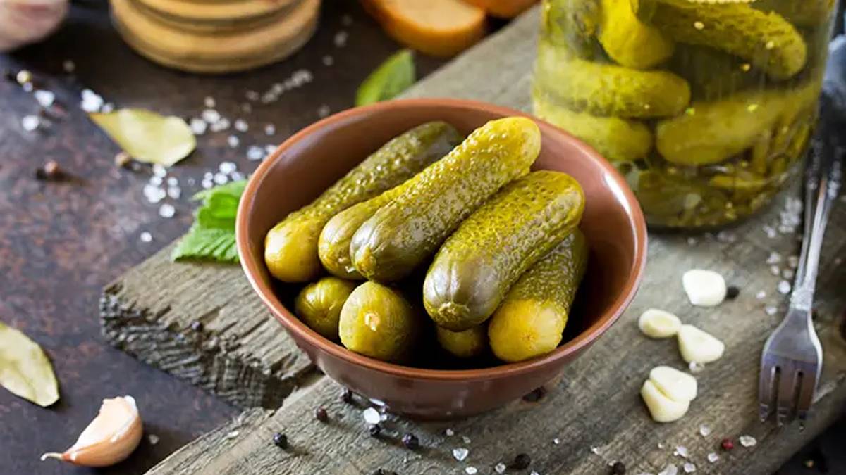 Evde turşu yapanlara müjde: Salatalıkların erimesine son! Kütür kütür turşunun sırrı ortaya çıktı