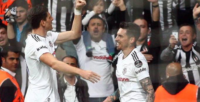 Jose Sosa: Beşiktaş taraftarı kalbimden asla silinmeyecek