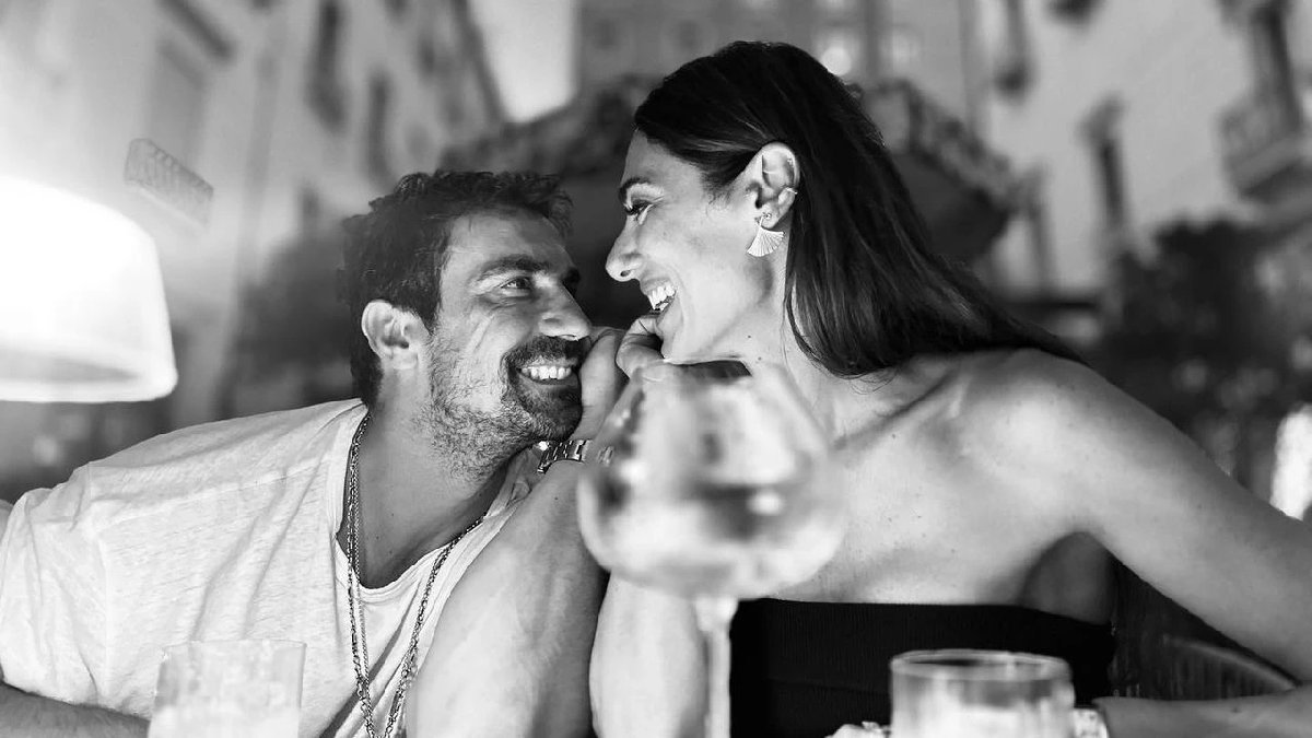 Deli divane aşıktı! Ünlü oyuncu İbrahim Çelikkol 3 yıllık sevgilisi Natali Yarcan ile evlendi!