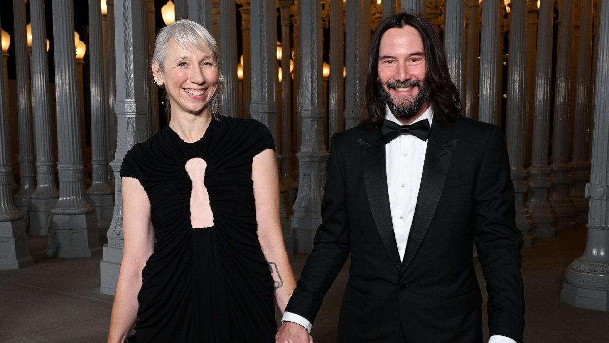 Hayranları şokta! Gizlice evlendikleri konuşuluyor… Keanu Reeves 52 yaşındaki sevgilisiyle evlendi mi?