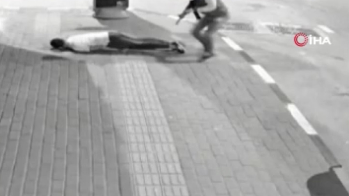 Bursa'da sokak ortasında dehşet! Husumetlisini pompalı tüfekle vurdu