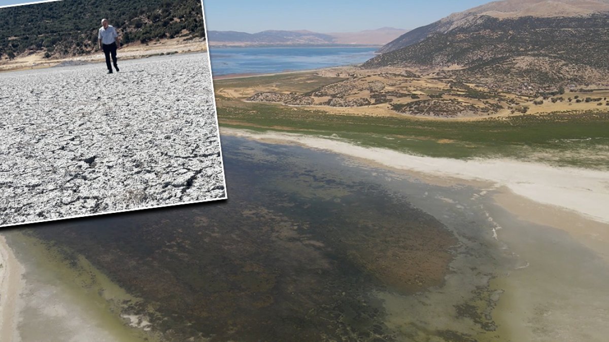 Türkiye’nin 4. büyük gölü ikiye bölündü: Su 16 metreden 3 metreye düştü
