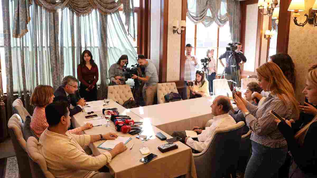 Perdeler açılıyor, notalar yükseliyor