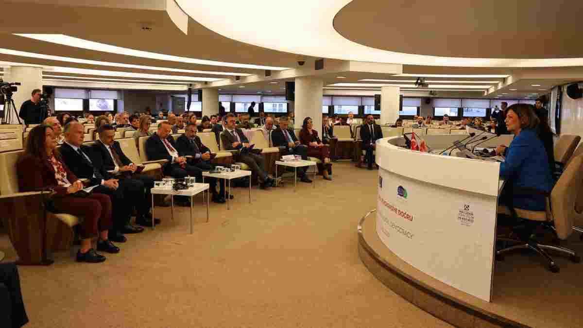 “Daha güçlü bir demokrasi için çalışıyoruz”