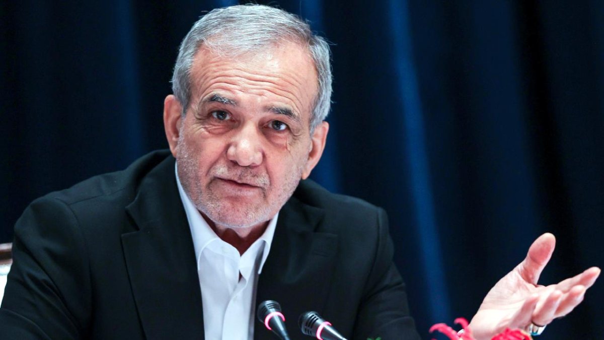 Pezeşkiyan: Nükleer bomba üretme peşinde değiliz