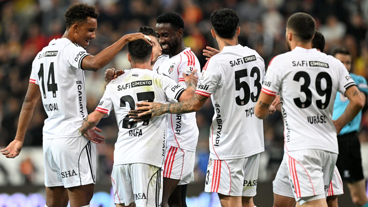 Kartal farklı kazandı: Beşiktaş, Süper Lig'in erteleme maçında Kayserispor'u 4-0 mağlup etti