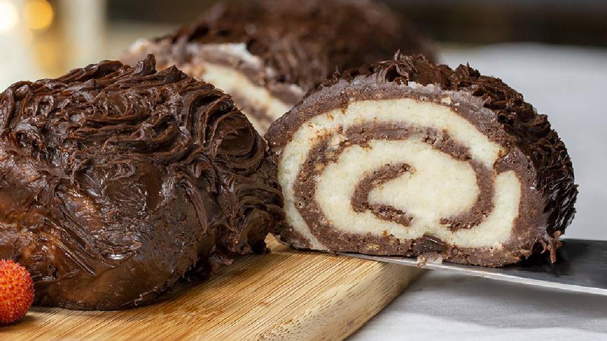 Fırın kullanmanıza gerek yok! Tatlı krizine anında çözüm: İşte pratik muhallebi rulo tarifi