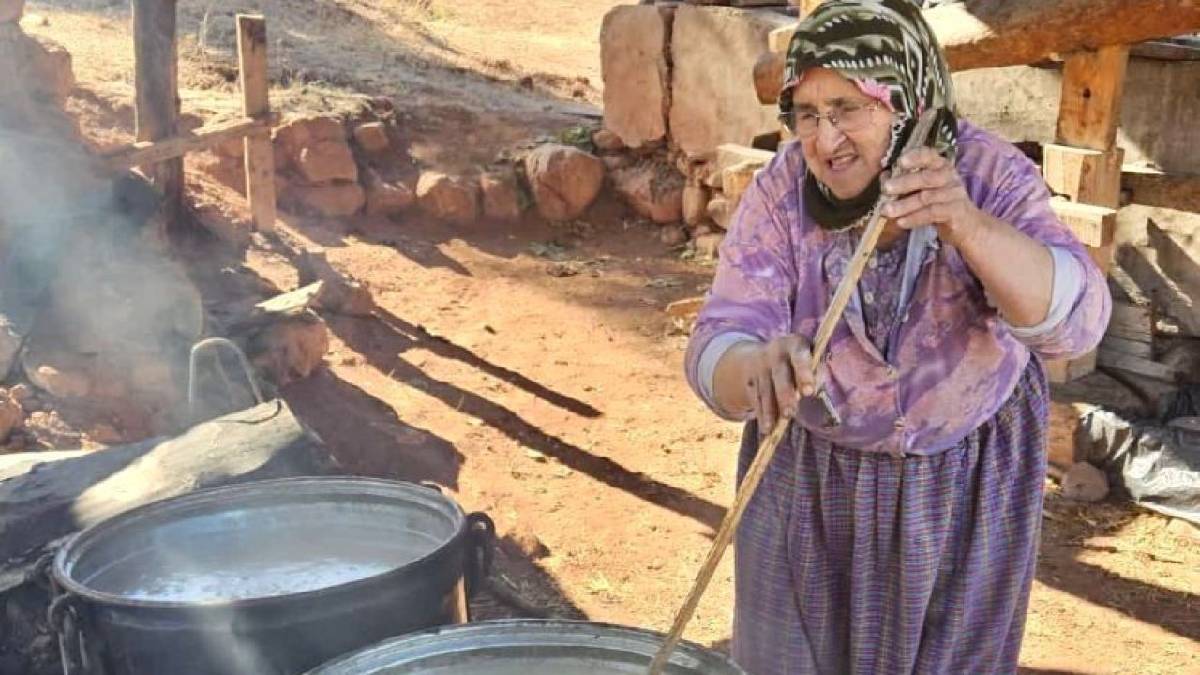 Köylülerin elinden en doğalı çıkıyor, sofralara ulaşıyor! Geleneksel üretimin ürünleri ekonomilerine katkı sağlıyor