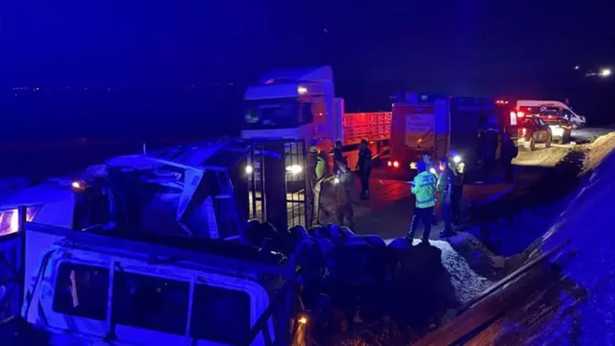 Diyarbakır’da feci kaza: 2 ölü, 1 yaralı