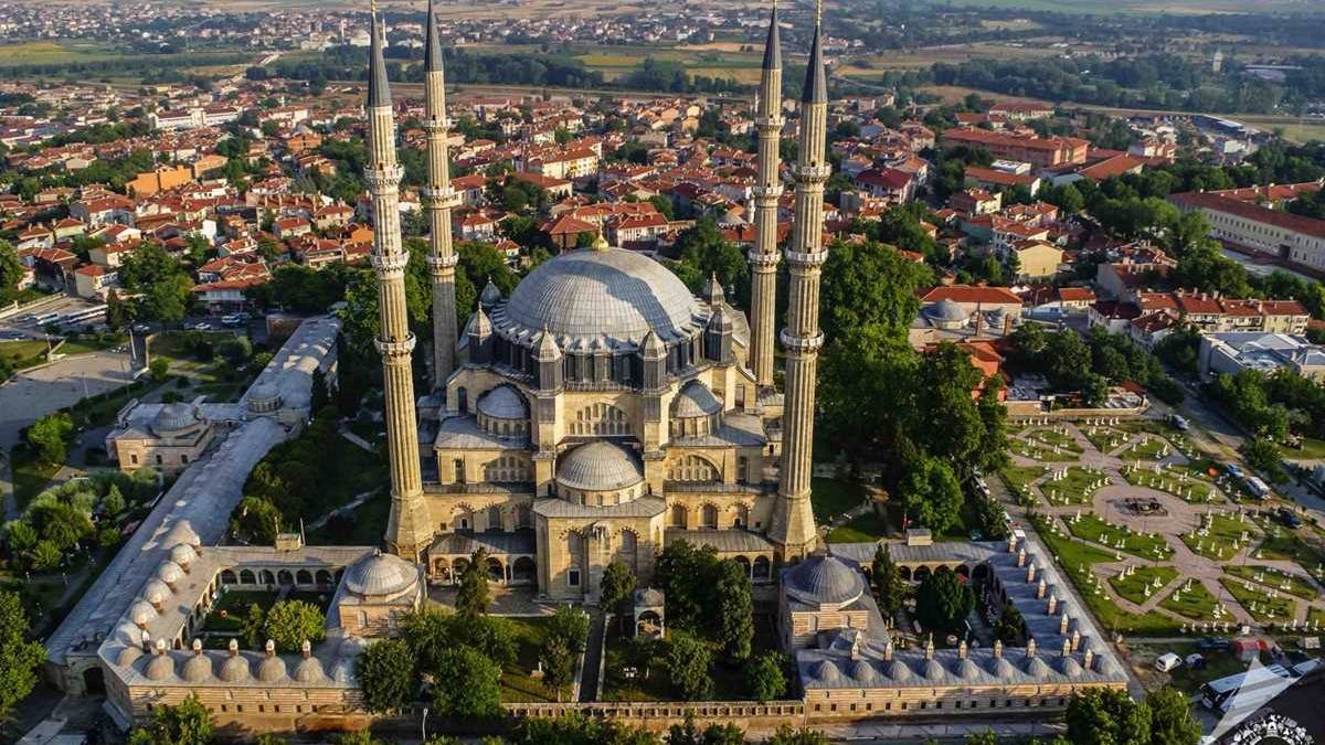 Selimiye’nin kubbesindeki tarih yok ediliyor: Geç olmadan bu cinayeti durdurun