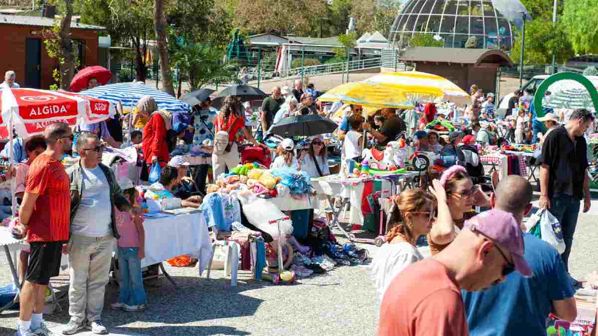 Küçüklerden büyük dayanışma örneği: 110 çocuk tezgah başına geçti, ihtiyaç fazlası eşyalar paylaşıldı