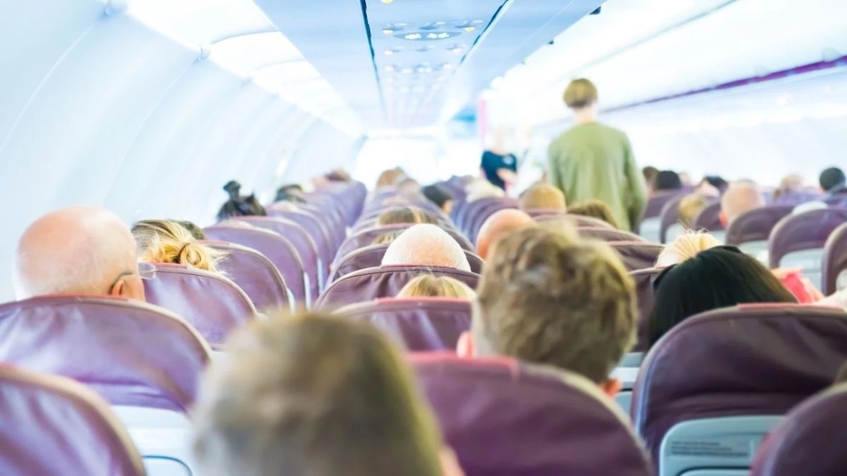 Uçakta ayakta yolcu mu alınacak? Düşük maliyetli bilet gündemde
