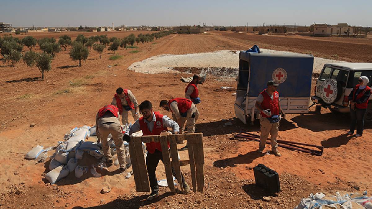 Suriye'de patlamamış mühimmatlar temizleniyor