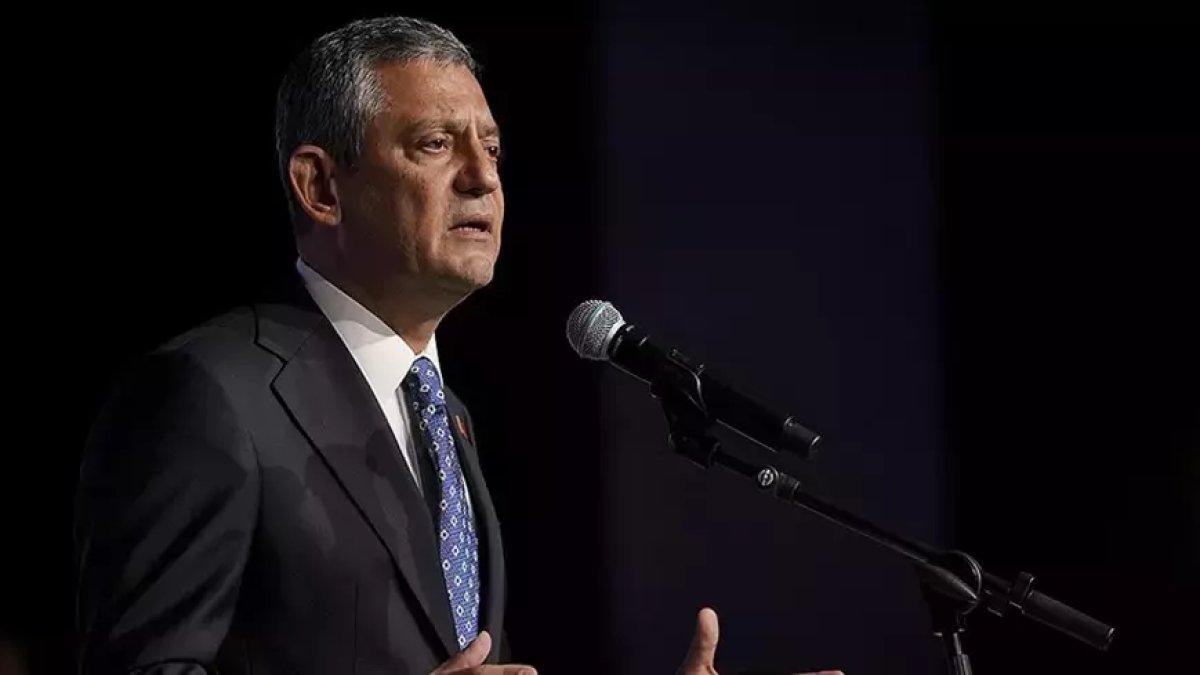 Özel, Elazığ'da şehit Sefer Alan'ın ailesini ziyaret etti