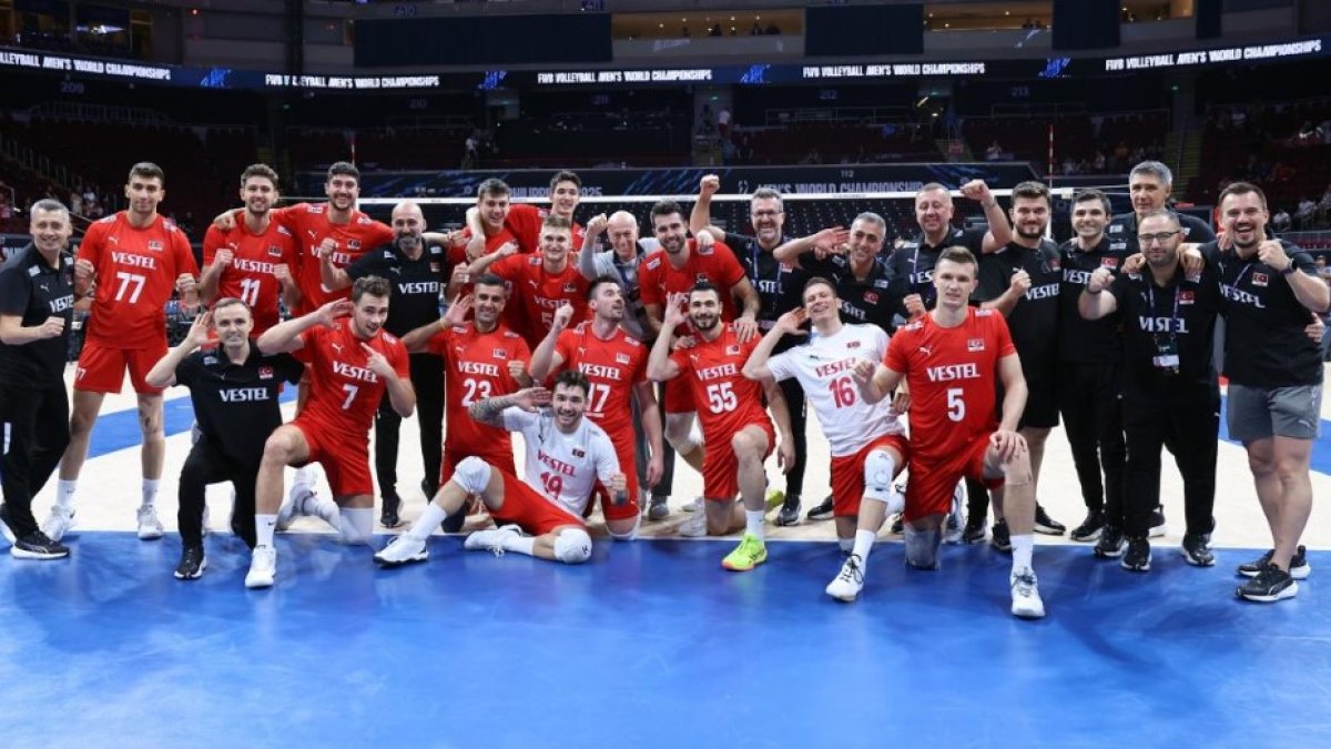 Voleybolda tarihi başarı: Filenin efeleri dünya 6.'sı
