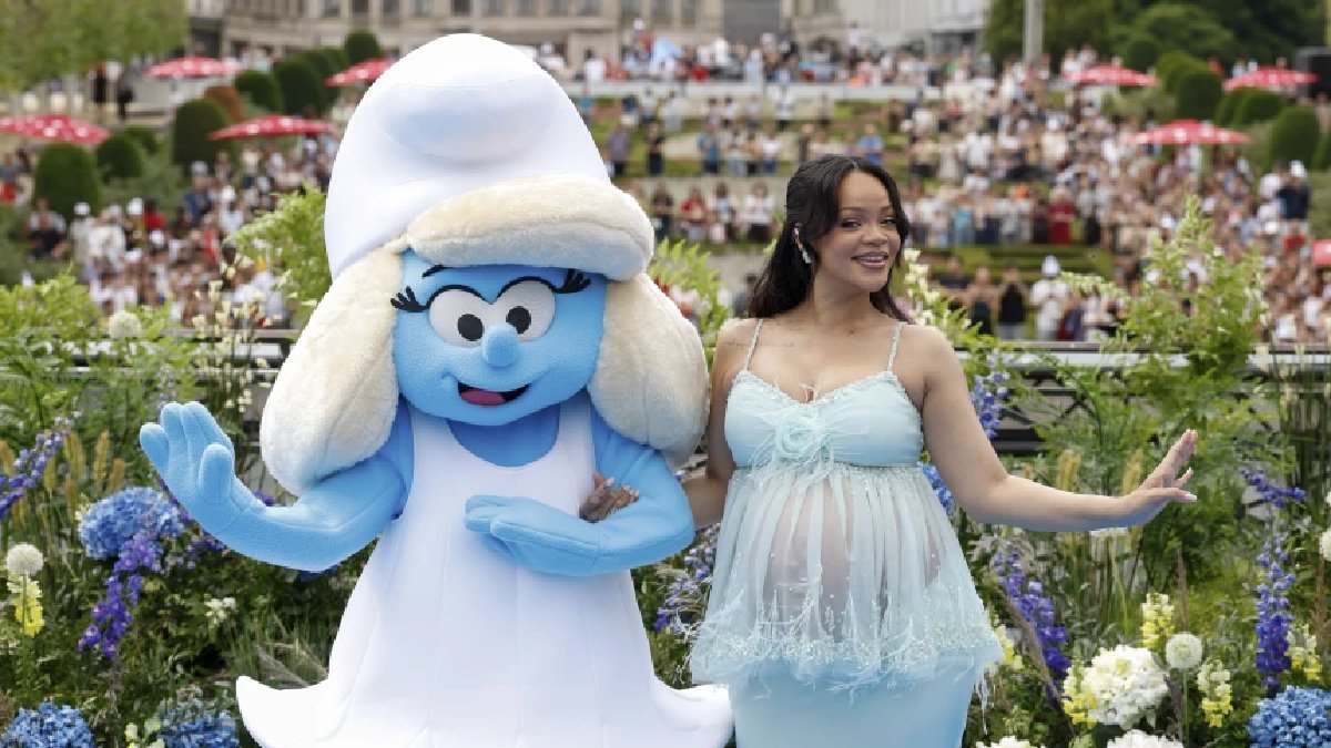 Üçüncü kez anne olan Rihanna’dan kızıyla ilk poz! Ailesi büyüdükçe büyüyor