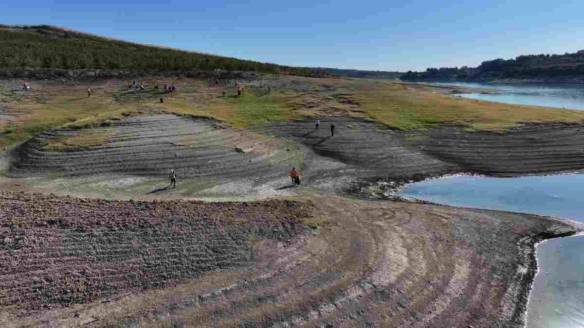 İçme suyu ihtiyacının karşılandığı göl havzasında kapsamlı temizlik