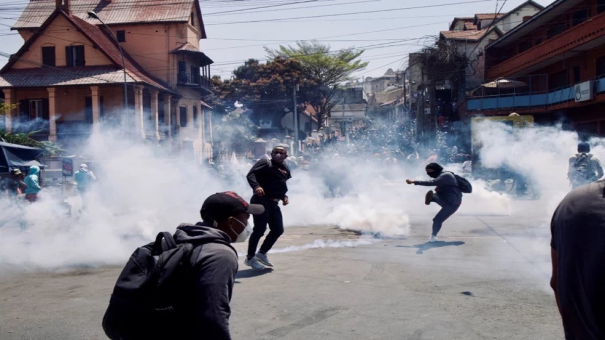 Elektrik ve su kesintilerine protesto: Madagaskar halkı sokağa indi