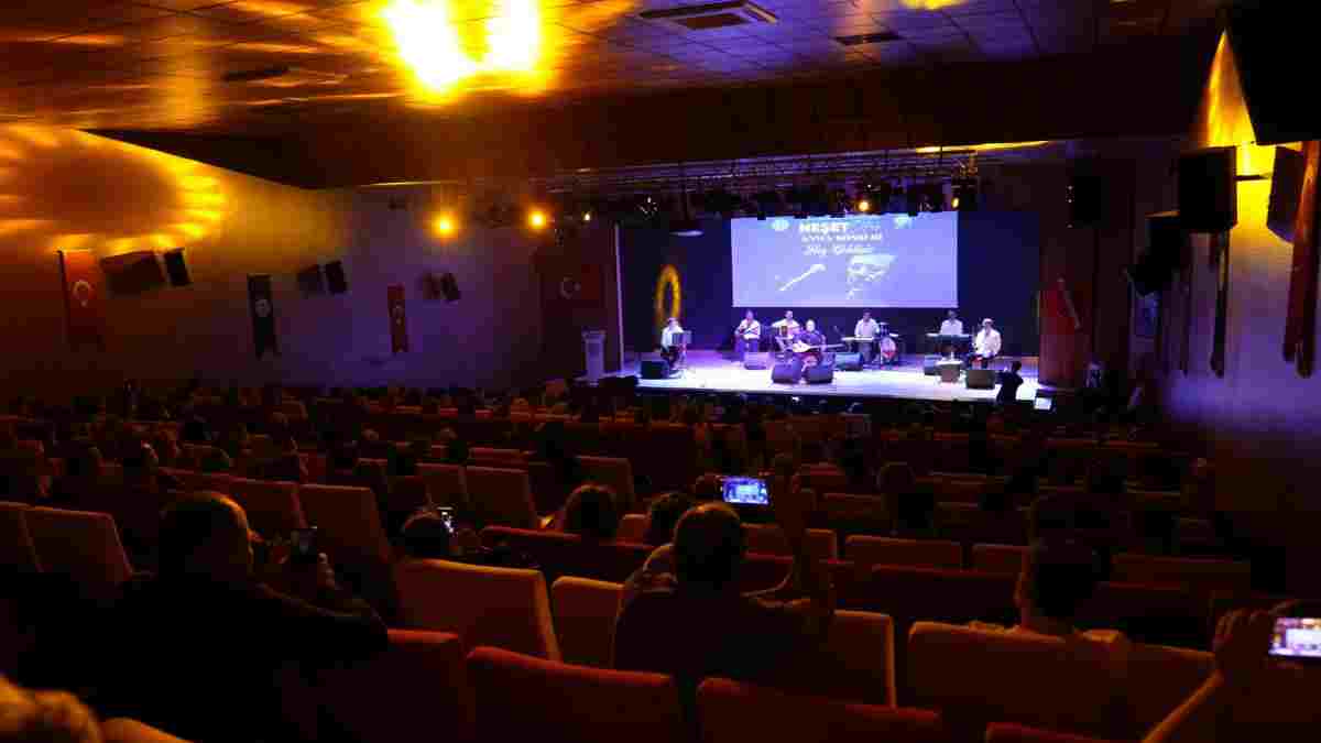 Neşet Ertaş türkülerle anıldı