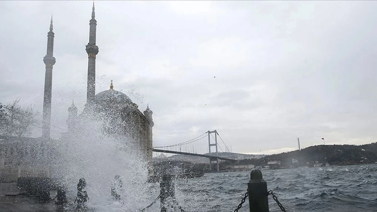 Sonbahar rüzgarları İstanbul'u teslim alıyor: Yarına dikkat! İşte 27 Eylül 2025 İstanbul hava durumu...