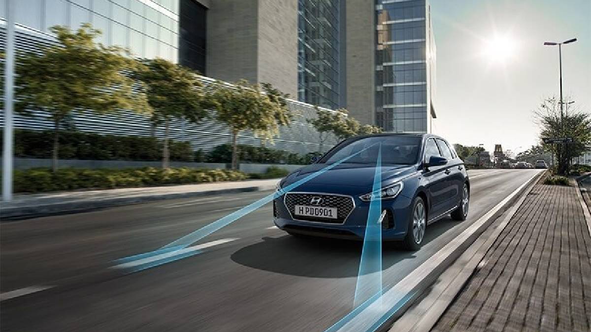 Avrupa'da kendi kendine şerit değiştiren arabalar dönemi başladı: Peki Türkiye'ye ne zaman gelecek?