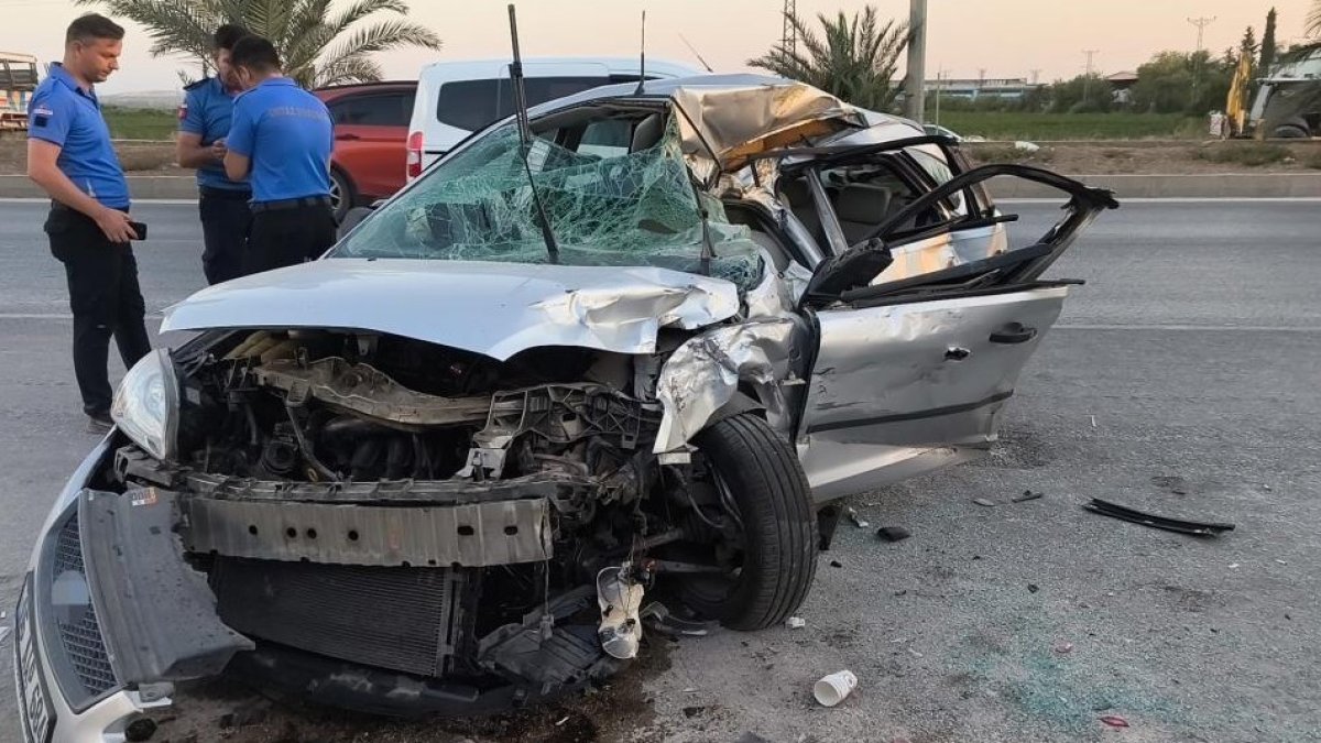Adana D-400 karayolunda kaza: 2 infaz koruma memuru öldü, 1 yaralı