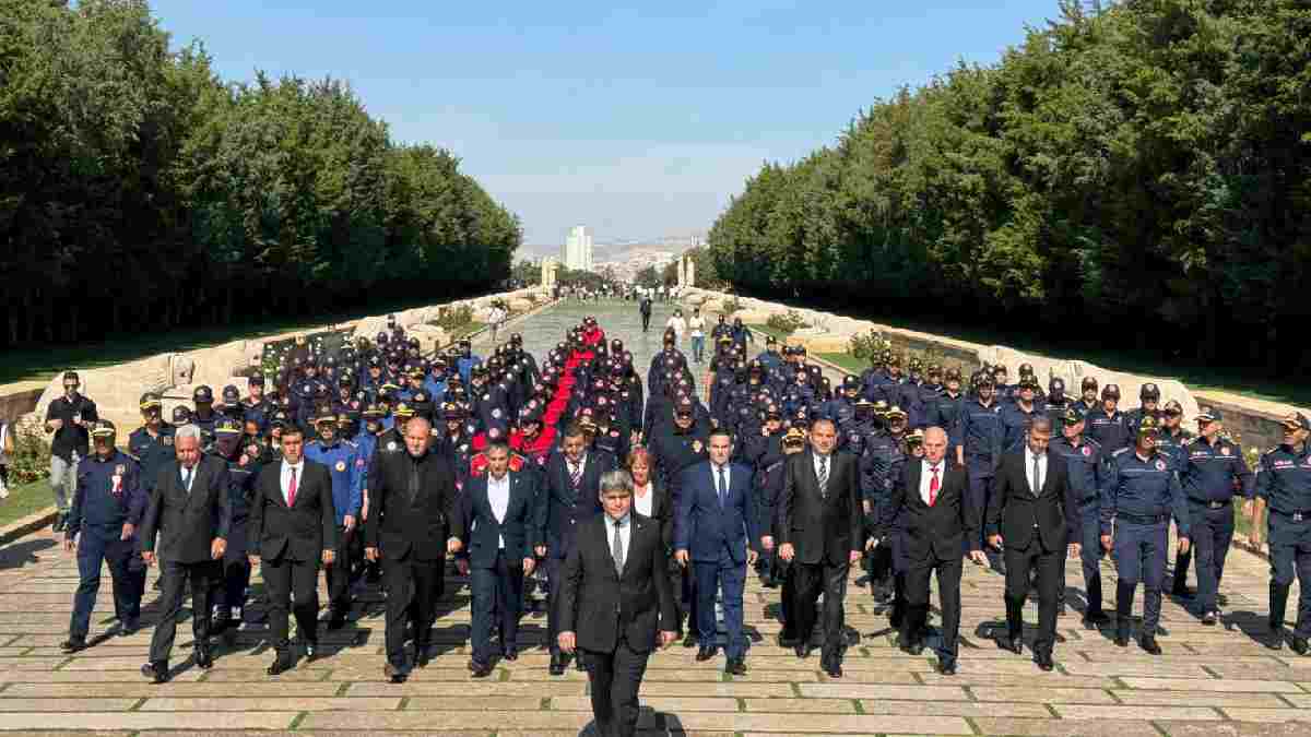 İtfaiyeciler Ata’nın huzuruna çıktı