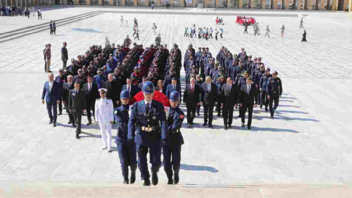 Bursa İtfaiyesi'nden Anıtkabir'e ziyaret