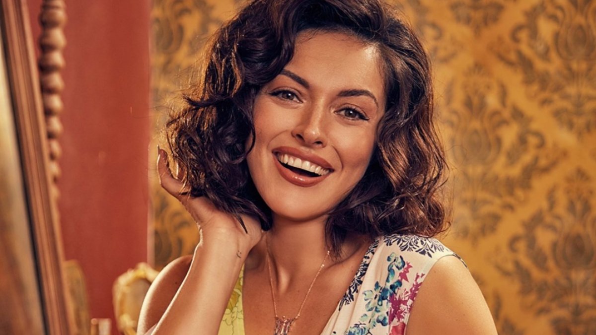 "Organize İşler" dizisinde sete çıkmadan deprem: Burcu Özberk gitti, Ezgi Mola geri döndü!