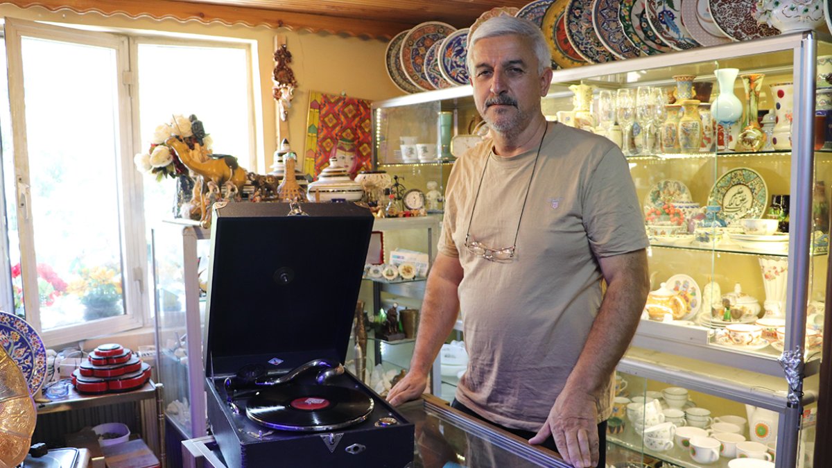 Eskişehirli antikacının inanılmaz itirafları: "Çöpten servet çıkarıyorum, müşteriye eşyası için fazla para veriyorum!"