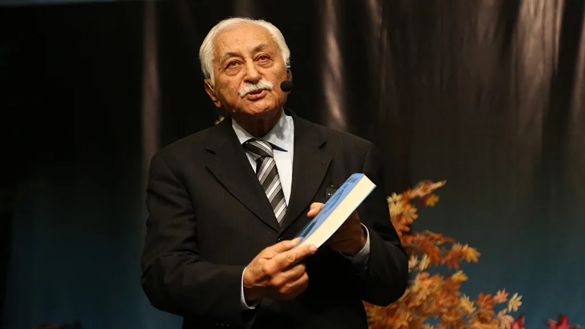 Türk edebiyatının usta ismi şair ve yazar Yavuz Bülent Bâkiler hayatını kaybetti