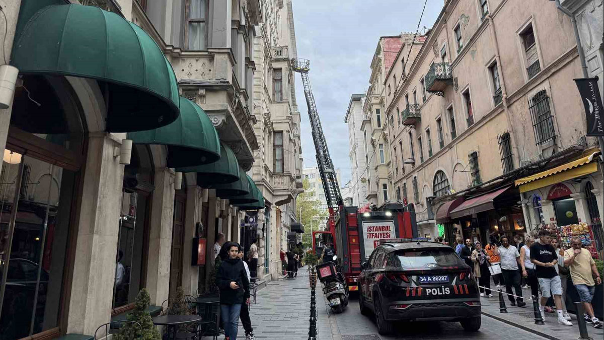 Beyoğlu’nda otelde yangın