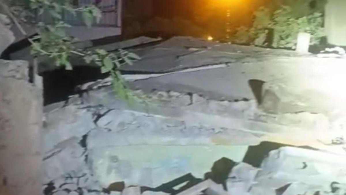 Batman’da 2 katlı bina çöktü