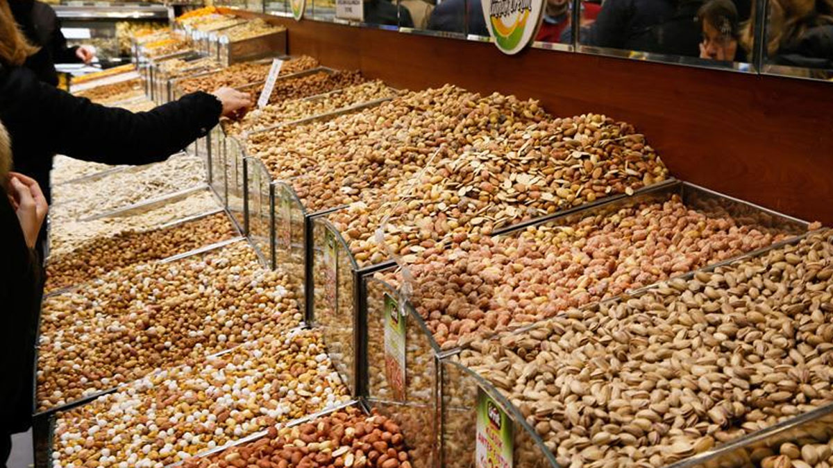 Kuru yemiş, dar gelirlinin sofrasından çekildi: Vatandaşların önceliği temel gıda
