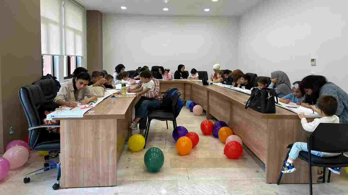 Esenyurt Belediyesinden anne ve çocuklara ücretsiz sanat eğitimi desteği