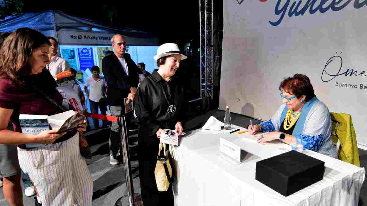 İlber Ortaylı Bornova’da İzmirlilerle buluştu